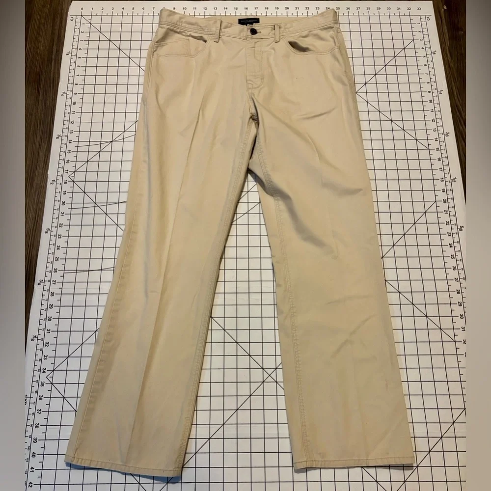 Banana Republic Men's Size‎ 33/30 Beige Straight Fit Pants
